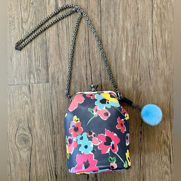 Handmade Genuine Leather Floral Print Push-lock Bucket Bag & Mink Fur Charm - Picture 7 of 16